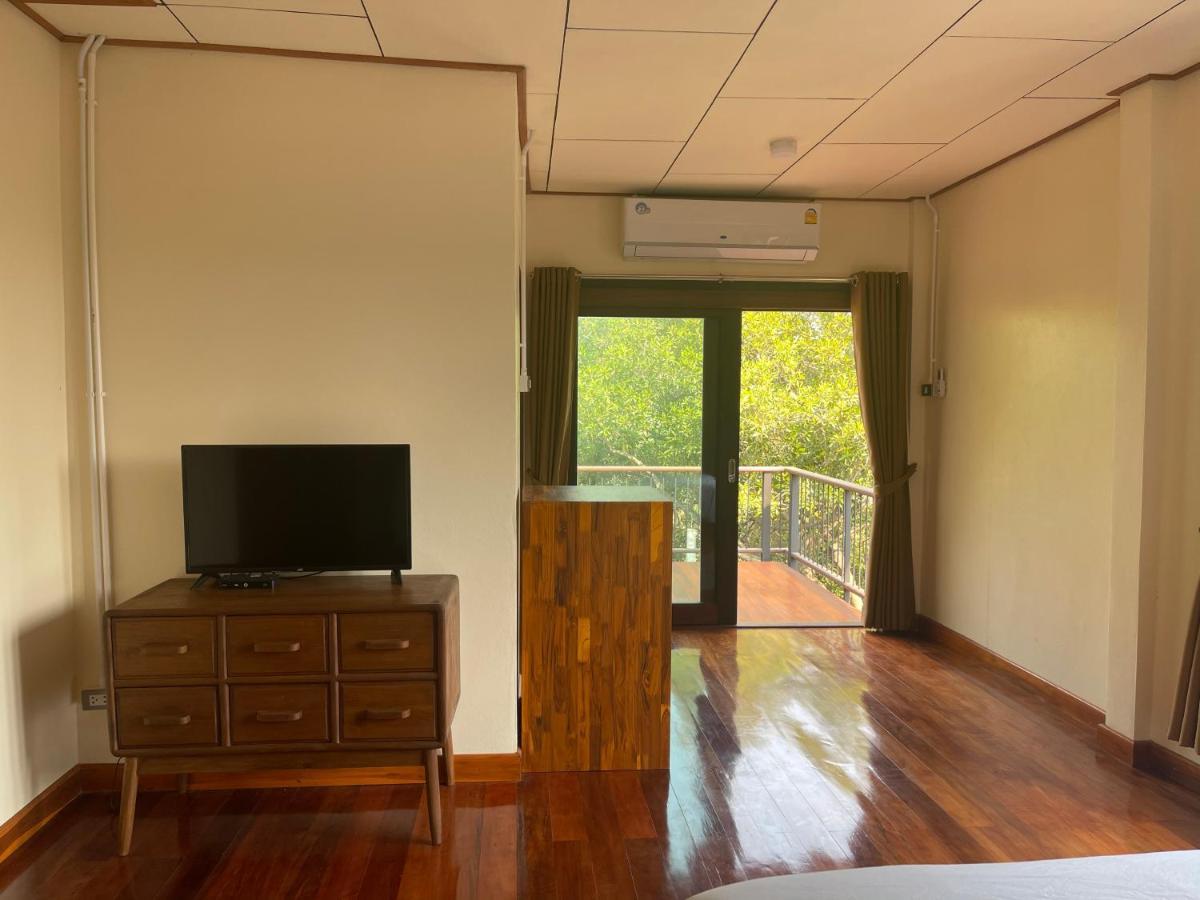 Banmai87 Guest House บ้านไม้87 เกสต์เฮ้าส์ فرا ناخون سي أيوتثايا المظهر الخارجي الصورة