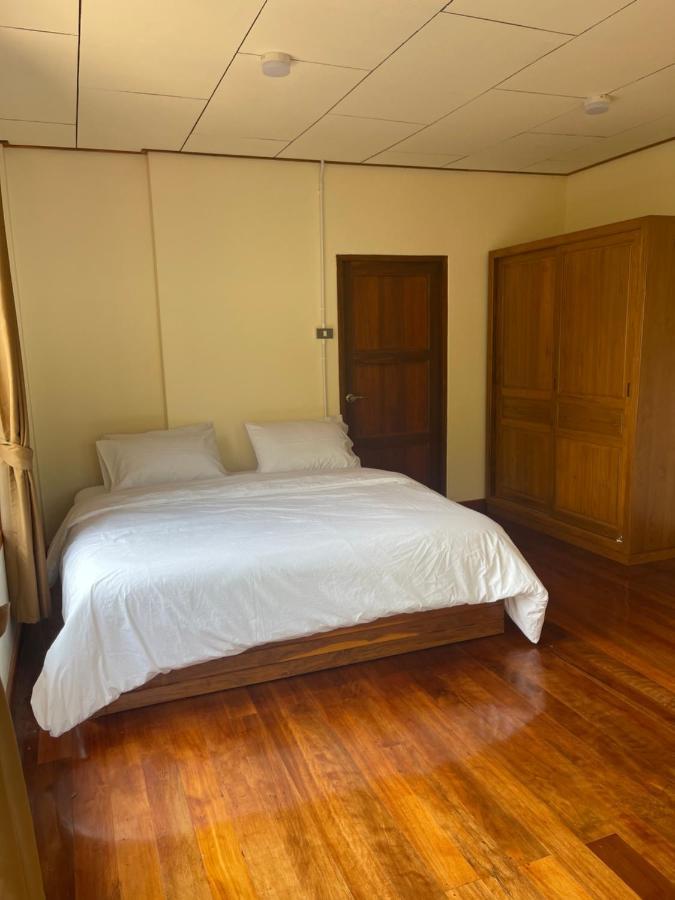 Banmai87 Guest House บ้านไม้87 เกสต์เฮ้าส์ فرا ناخون سي أيوتثايا المظهر الخارجي الصورة