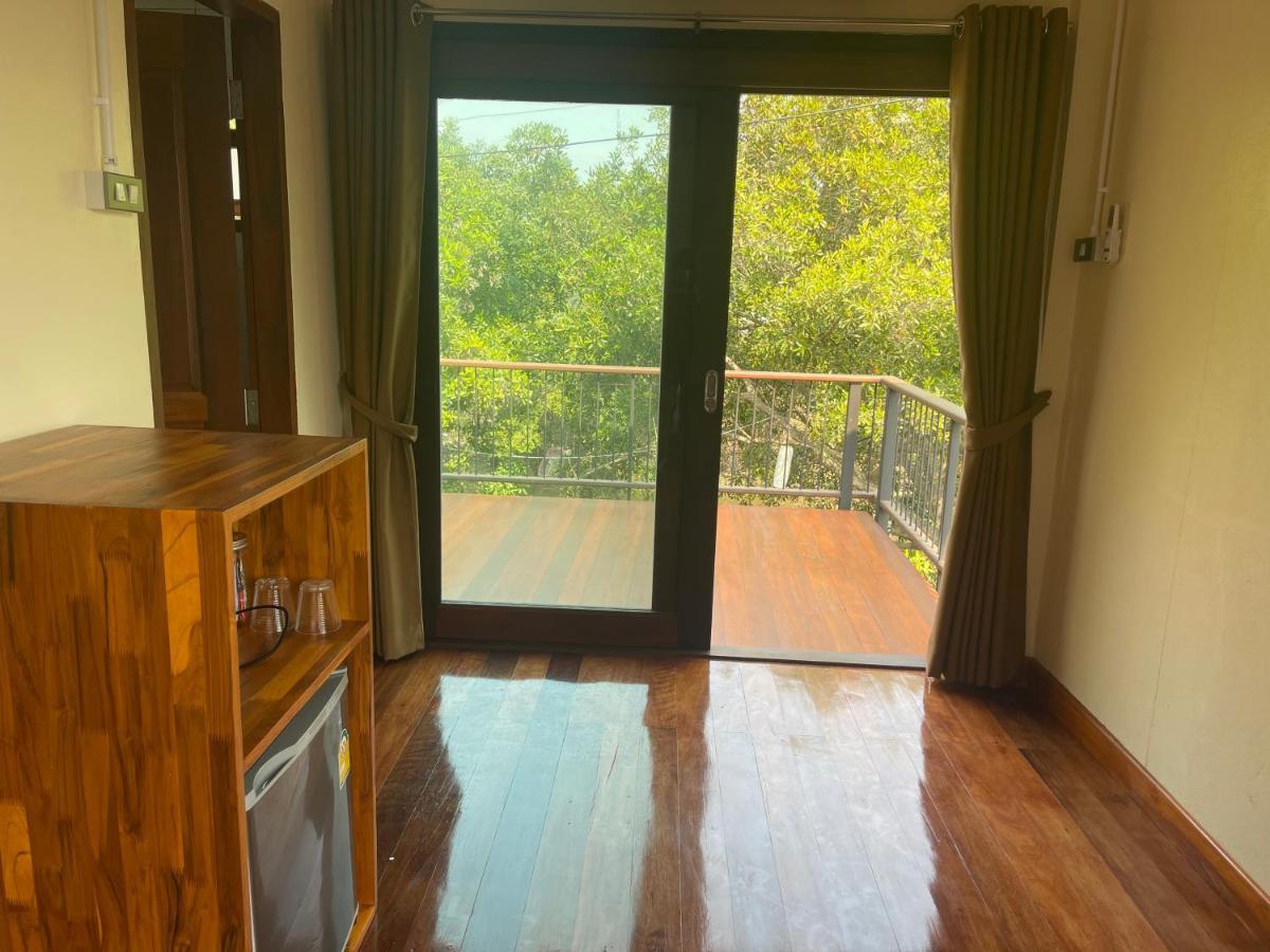 Banmai87 Guest House บ้านไม้87 เกสต์เฮ้าส์ فرا ناخون سي أيوتثايا المظهر الخارجي الصورة