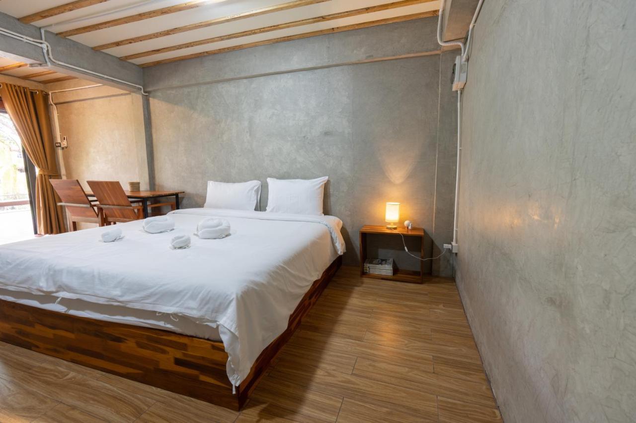 Banmai87 Guest House บ้านไม้87 เกสต์เฮ้าส์ فرا ناخون سي أيوتثايا المظهر الخارجي الصورة