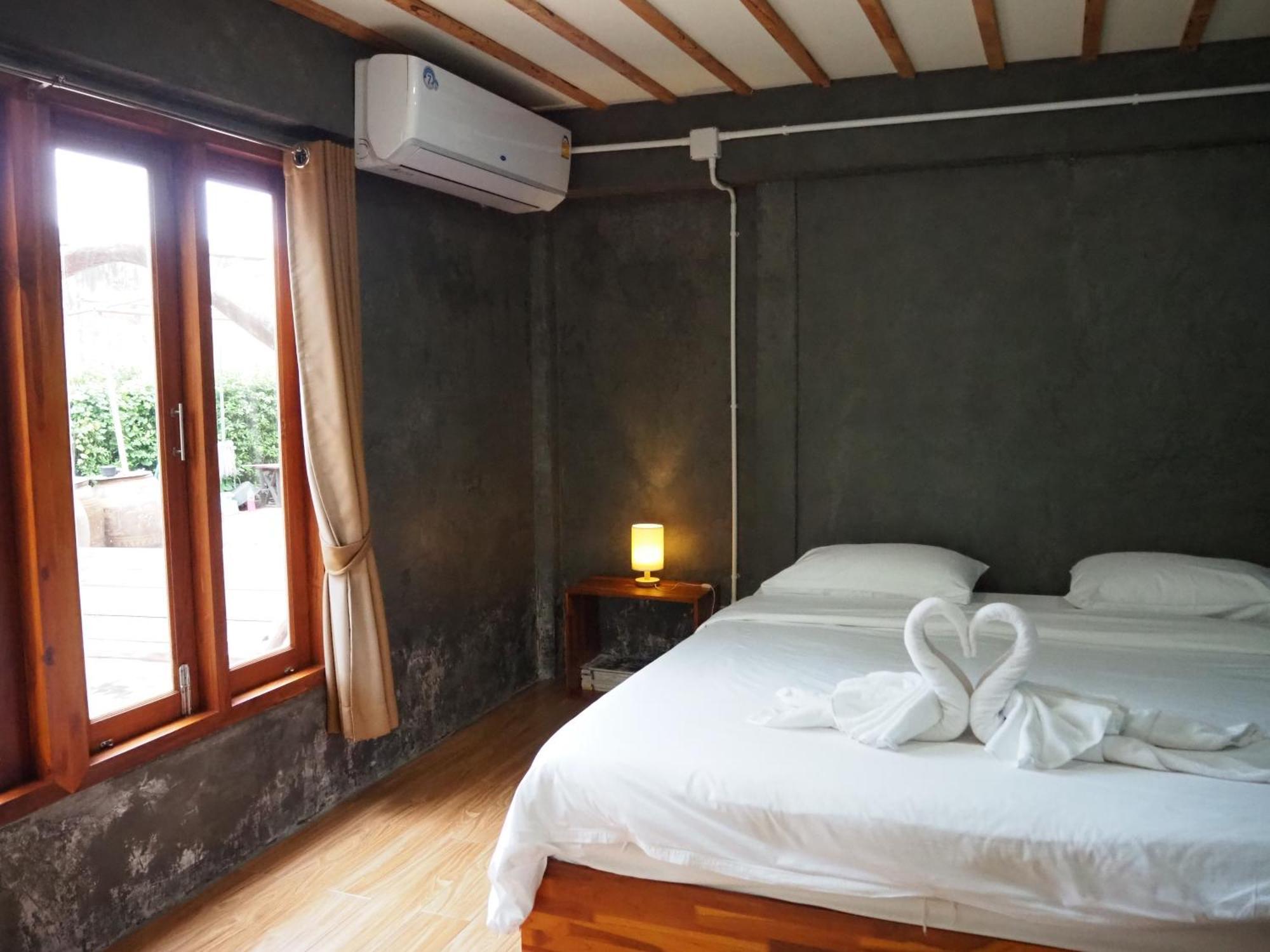 Banmai87 Guest House บ้านไม้87 เกสต์เฮ้าส์ فرا ناخون سي أيوتثايا المظهر الخارجي الصورة