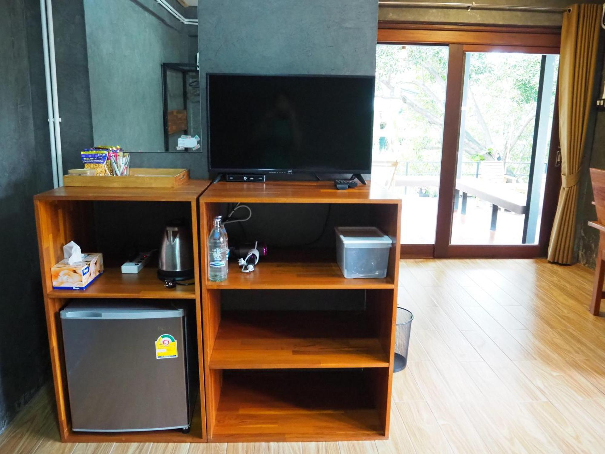 Banmai87 Guest House บ้านไม้87 เกสต์เฮ้าส์ فرا ناخون سي أيوتثايا المظهر الخارجي الصورة