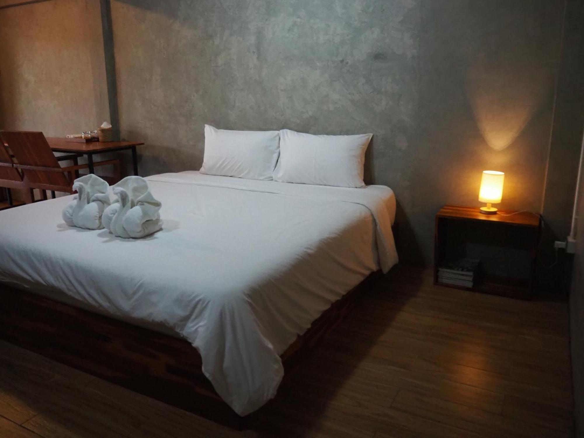 Banmai87 Guest House บ้านไม้87 เกสต์เฮ้าส์ فرا ناخون سي أيوتثايا المظهر الخارجي الصورة