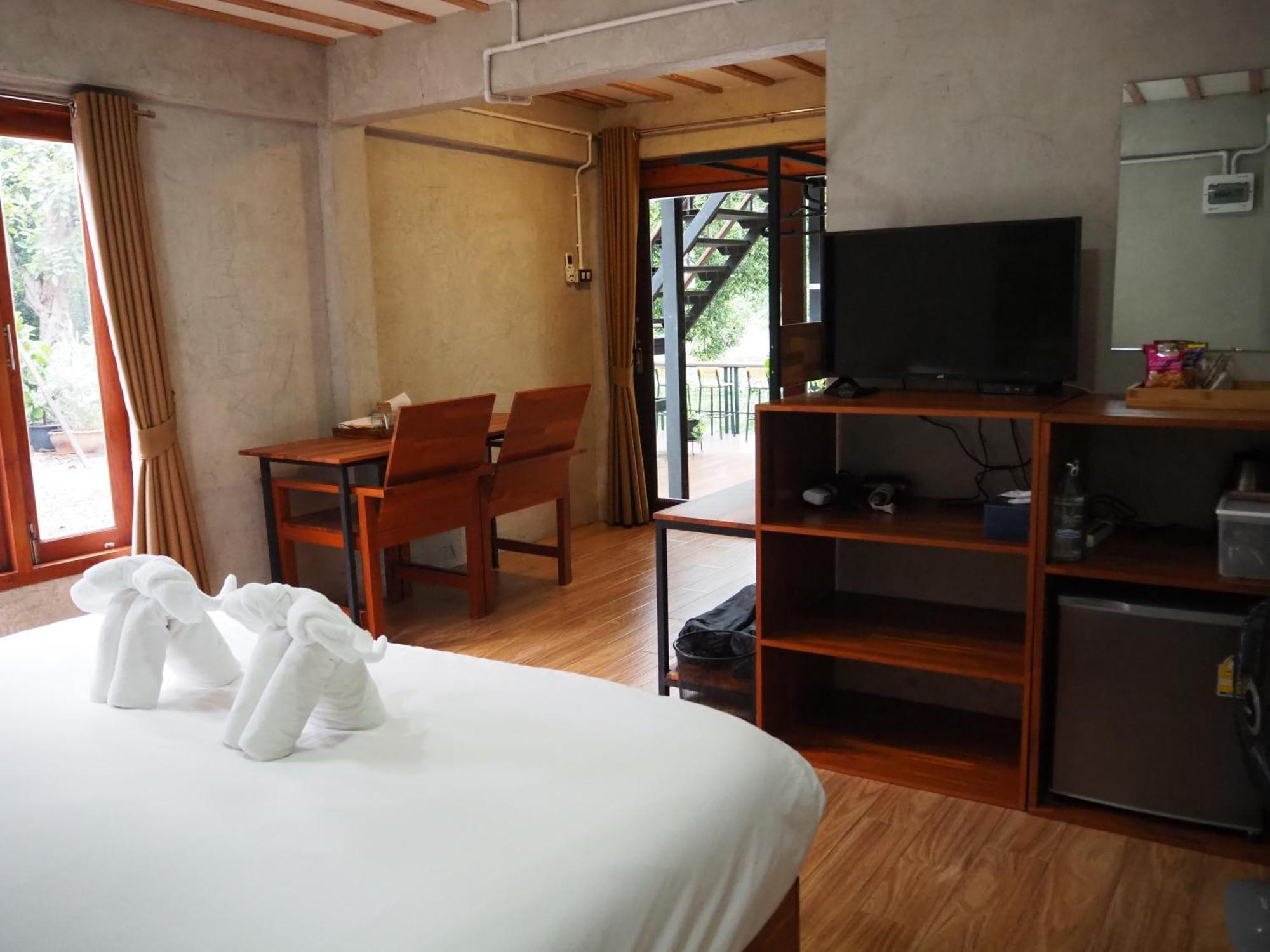 Banmai87 Guest House บ้านไม้87 เกสต์เฮ้าส์ فرا ناخون سي أيوتثايا المظهر الخارجي الصورة